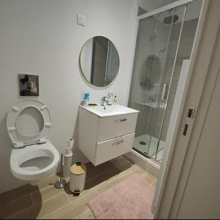 Appartamento Avec Terrasse Couverte Jardinet 500m De La