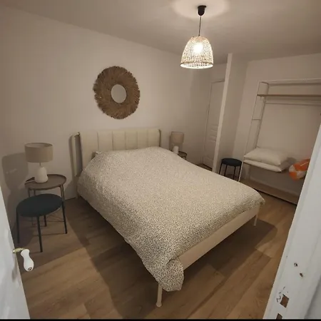 Avec Terrasse Couverte Jardinet 500m De La