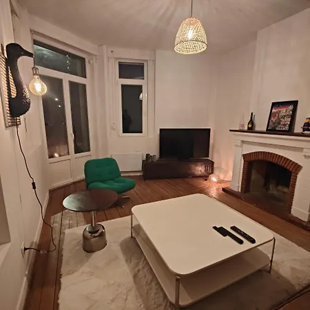 Avec Terrasse Couverte Jardinet 500m De La